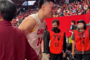 😭顶着主场哨超级大逆转！首次出战国家队的李弘权赛后激动落泪